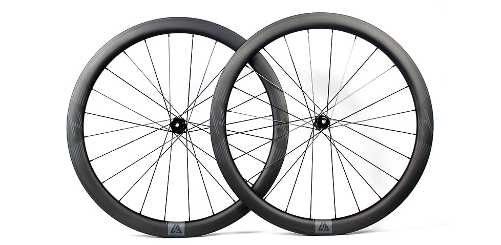 crosswind handling medium deep carbon road wheels